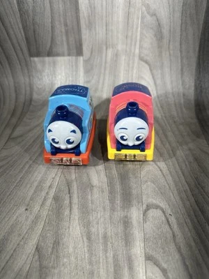 Paquete de 3 remolques Thomas & Rosie EC de cumpleaños Thomas & Friends Railway Pals de colección Foto 1 de 4