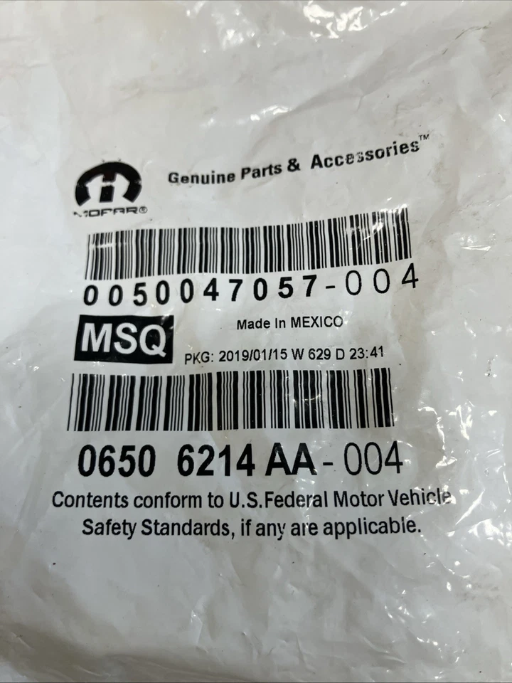 1 x Arandela de perno de tapón de drenaje de cárter de aceite Mopar OEM 06506214AA. Foto 1 de 4
