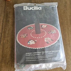 Rare Vintage Bucilla Sequin Christmas Santa Felt Tree Skirt Kit 48608 NEW Sealed - Bild 1 von 3