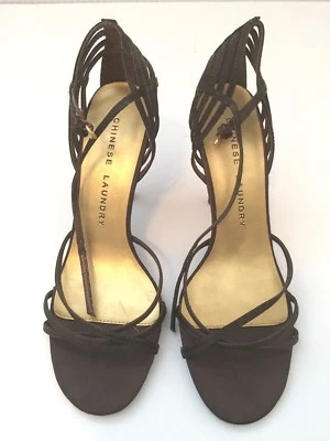 Tacones con tiras de noche Wesley de lavandería china marrón *¡usados una vez!* Talla 6,5 Foto 1 de 3