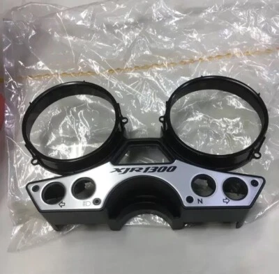 Yamaha XJR1300/SP 99-07 NUEVO Speedo Velocímetro Cubierta Reloj Circundo Estuche 5EA-8353E-20 Foto 1 de 4