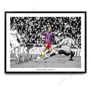 RONALDINHO DRUCK FOTO SIGNIERT BARCELONA REAL MADRID BERÜHMTES TORKUNSTWERK 2005 - Bild 1 von 4