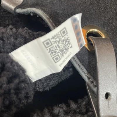 Ugg Gracie Sheepskin Tote Bag RN: 88276, S/N: WTE 064 - Image 1 of 4