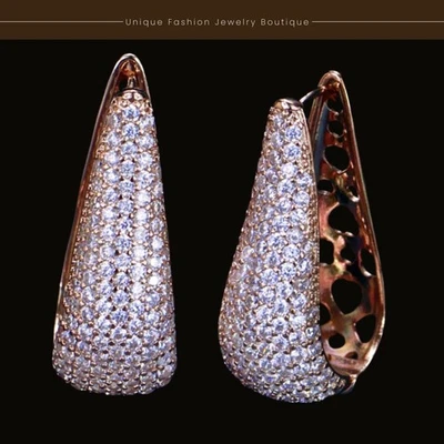 Pendientes de aro Huggie de diamantes simulados rellenos de oro rosa de 18k elegantes joyas regalo Foto 1 de 4