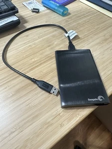 Seagate 1TB External, 5200 RPM, 2.5in (STKB1000400) Hard Drive - Afbeelding 1 van 2