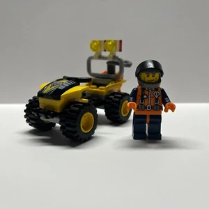 LEGO World City Dune Patrol 7042 Complete W/ Minifigure - Read Description - Picture 1 of 12
