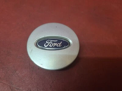 Tapa central Ford Focus Fusion Silver 2000-2012 AE83-1A097-AA 3797 Foto 1 de 4