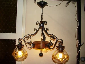 ONE CEILING LAMPS WITH 3 GLASS LAMP SHADE - Picture 1 of 10
