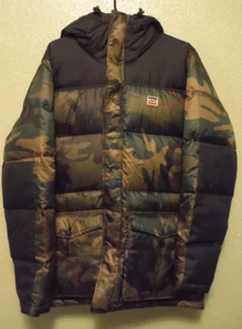 LEVI'S DUCK DOWN HOODED CAMO CAMOUFLAGE RDS PUFFER JACKET PARKA (M) EXCELLENT - Picture 1 of 6