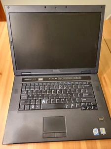Dell Vostro 1510 15" Intel Core 2 Duo @ 2.5GHz (No SSD) - For Parts - Picture 1 of 5