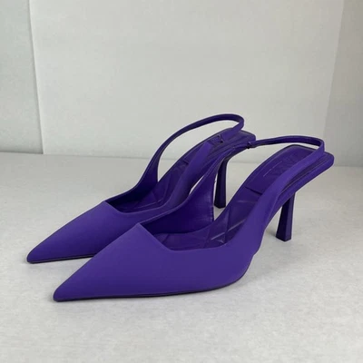 Tacones puntiagudos ZARA material vinilo púrpura talla 40/9 Foto 1 de 4