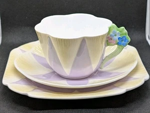 Shelley 11993/6 zierliches Trio lila & hellgelbe Blütenblätter Tasse, Untertasse & Teller - Bild 1 von 9