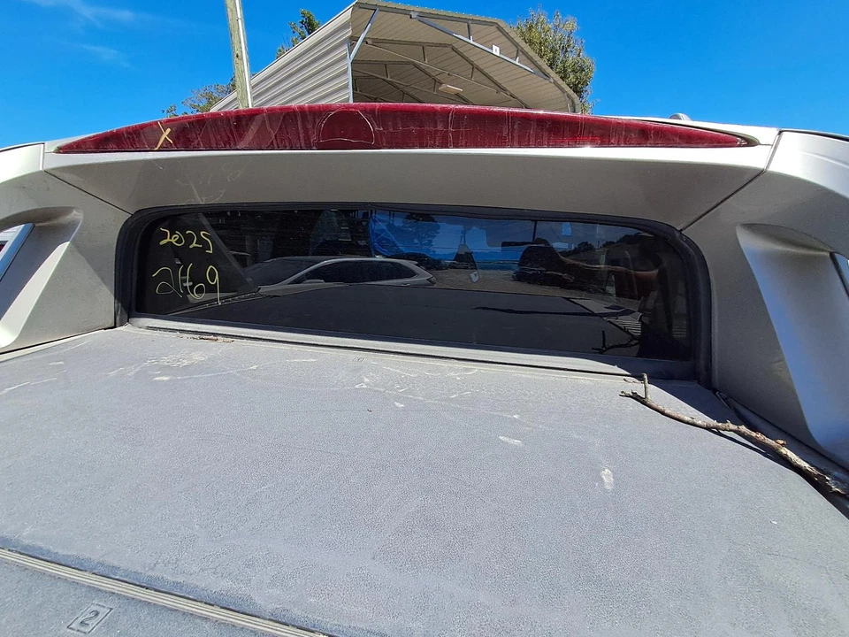 Used Rear Back Glass fits: 2008 Cadillac Escalade ext w/privacy tint opt AJ1 Rea Foto 1 de 4