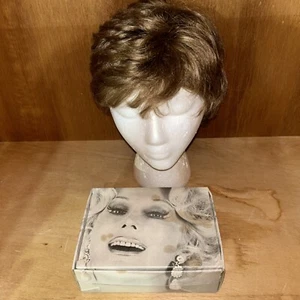 Vintage Eva Gabor Wig Vista 24/14 Short Blonde Wavy 100% Modacrylic with Box - Picture 1 of 15