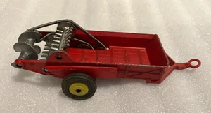 Dinky Massy Harris Manure Spreader #321 -UNLIKE THE OTHERS LISTED, HAS A SPRING! - Picture 1 of 6