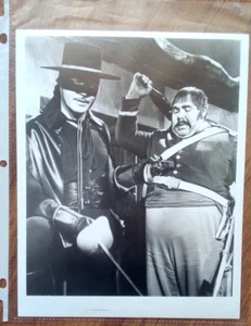 Vintage Zorro & Don Diego de la Vega Fotos 8 x 10 - Bild 1 von 1