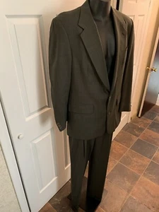 Evan Picone Men's Mild Plaid 2 Button Suit Size 43 Tall 36 x 31 Charcoal Gray - Picture 1 of 9