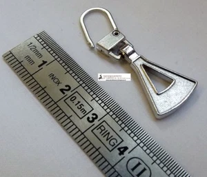 TIRETTI PER ZIP-TIRA LAMPO CON MOSCHETTONE - TRIANGOLARI-NICHEL ART S15-10 PEZZI - Picture 1 of 1