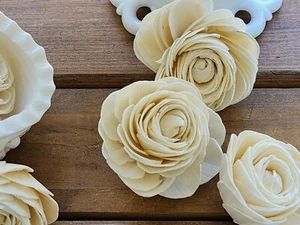 Wood Flowers, Ranunculus (Set of 12) - Picture 1 of 6