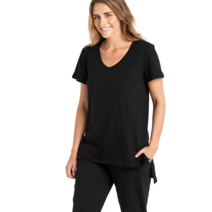 BETTY BASICS BILLIE TEE SHORT SLEEVE TOP- BLACK EVERYDAY BLACK TOP - Bild 1 von 4