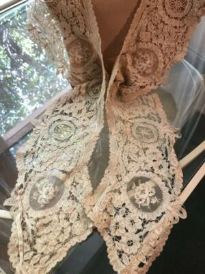HM BERTHA COLLAR - BELGIAN DUCHESSE BOBBIN LACE ROSE POINT de GAZE LACE INSERTS - Image 1 of 4