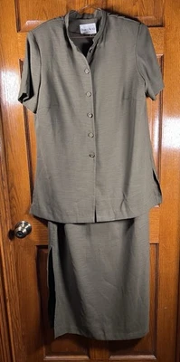 Danny & Nicole Dress Size 12 Dark Green With Matching Button Down Shirt - Image 1 of 4