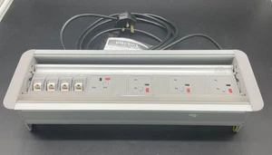 Prism 75 In-Surface Fold Away Power Unit 4 x UK FUSED Buchse, 4 x Cat6 RJ45 - Bild 1 von 7