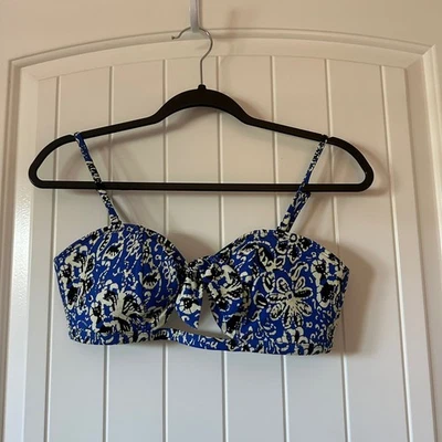 NWT Urban Outfitters Bikini Top Floral Print Blue White Large - Image 1 of 4