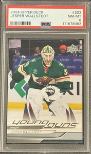 2024-25 Upper Deck Young Guns #202 Jesper Wallstedt PSA 8 casi nuevo-como nuevo - Imagen 1 de 2