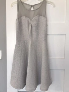 NWT GUESS $98 Fit & Flare textured Mesh dress Light Grey Off White M 6 7 - Picture 1 of 4