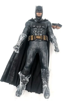 HT Hot Toys 1/6 Batman Body Action Figure Outfits Justice League Collectible New - Image 1 of 4