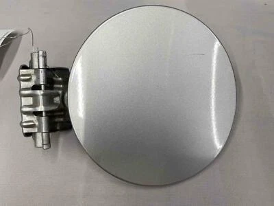 Fuel Tank Door TOYOTA YARIS 12 13 14 Classic silver met. 4 door 1F7 rear Foto 1 de 3