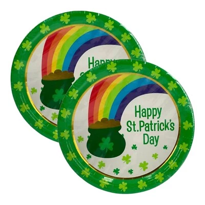 St Patrick's Day (2) 10 ct 9" Paper Plates Green Shamrock Pot of Gold Rainbow - Image 1 of 3