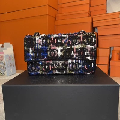 RARO Chanel 2022 Bordado Tweed Vidrio Cuentas Solapa Clásica Foto 1 de 4