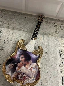 The Bradford Exchange Elvis Presley 1973 Aloha aus Hawaii gitarrenförmige Platte - Bild 1 von 8