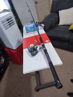 Spinning Fishing Rod Competitor 7' MH 12-20lb And Reel R2F - Image 1 of 4