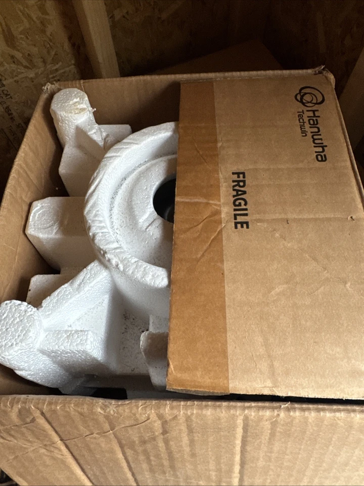 Hanwha Techwin PNM-9031RV 15MP Outdoor Infrared Panoramic Network Camera - Image 1 of 1