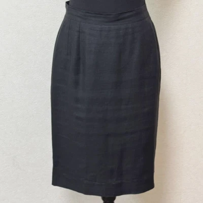 Gucci Tight Black Skirt  Size 42 US 6 Made in Italy W 26 in - Image 1 of 4
