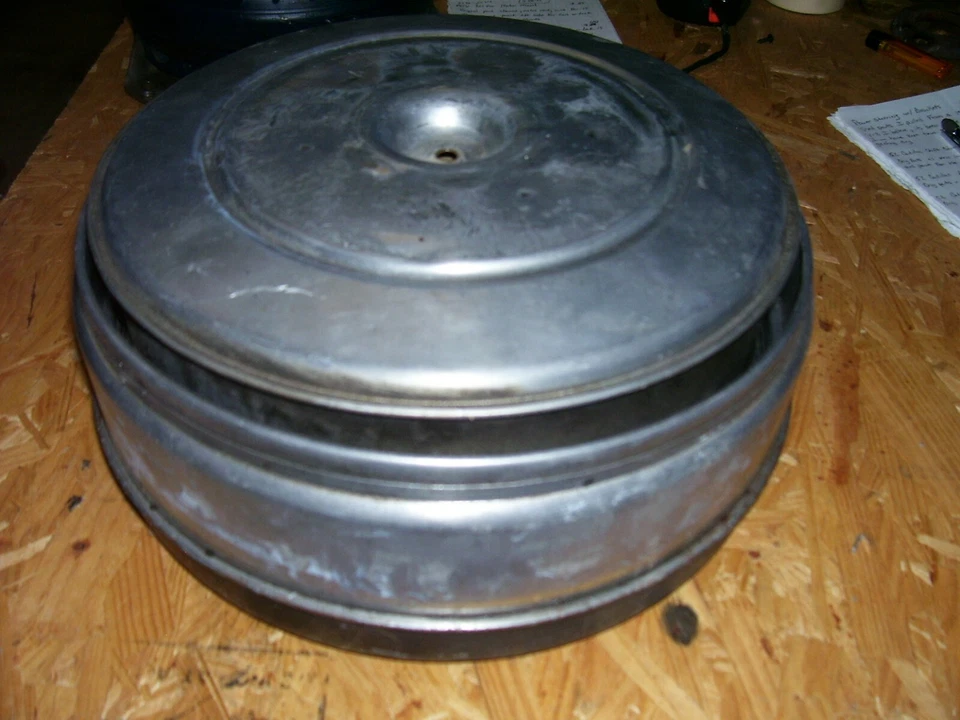 Cadillac Air Breather 1952 respirador de baño de aceite Foto 1 de 4