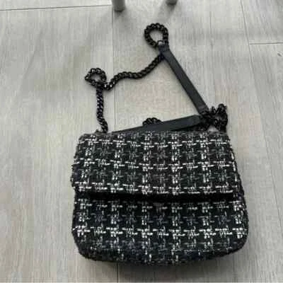 Bolso Bandolera DKNY Mini Solapa Cuero con Correa de Cadena, Cartera para Mujer Foto 1 de 4