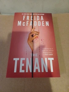 The Tenant by Freida McFadden NEW Paperback - Foto 1 di 1