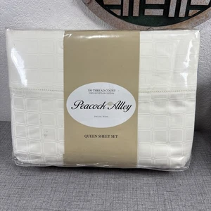 Peacock Alley 300TC 100% Egyptian Cotton Queen Sheet Set “Quadrille” - Picture 1 of 7