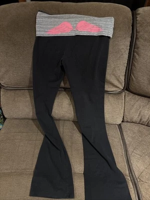 Victoria Secret Y2K 折叠闪亮天使翅膀喇叭瑜伽裤黑色 M 长 — 第 1/4 张图片