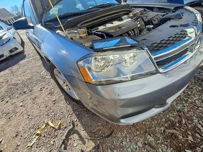 Conjunto de faros derechos usados se adapta a: Dodge Avenger 2013 faros de acento cromados R Foto 1 de 4