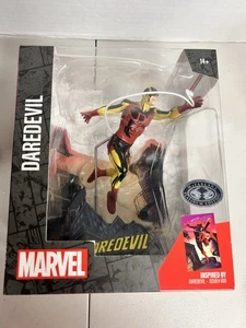 McFarlane Posed Marvel Scene Daredevil #600 Platinum Edition variante Chase 1:10  - Foto 1 di 6