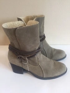 Women’s Eddie Bauer Boots Ankle Booties Suede Light Brown Size 7 1/2 - Picture 1 of 10