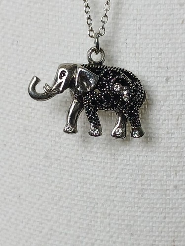 VETEMENTS Collana Elefante Tono Argento Anticato Filigrana Strass Tronco Lungo Boho