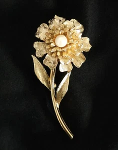 Vintage Brushed Gold Tone Flower Carnation Stem Faux Pearl Brooch Pin 2.25" - Picture 1 of 5