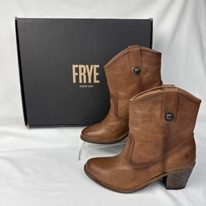 Nuevo en Caja Botas Cortas Frye Mujer Jackie Botón Cuero Coñac talla 7M - Imagen 1 de 21