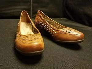 NWOB~ Soft Style 5.5 Med ~Brown Faux Lea Geometric Vented 1 3/4" WEDGE LOAFERS - Picture 1 of 5